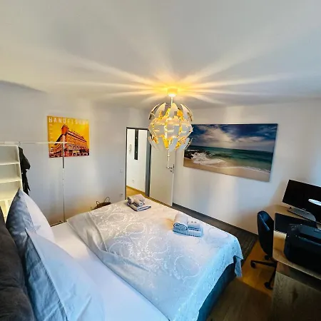 Ferienwohnung Stilvoll-Mit Balkon- Zentral - Netflix-Nespresso Essen Exterior foto