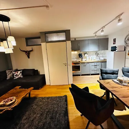 Ferienwohnung Stilvoll-Mit Balkon- Zentral - Netflix-Nespresso Essen Exterior foto