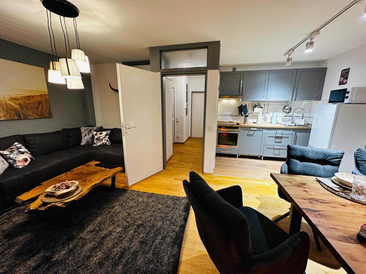 Stilvoll-mit Balkon- Zentral - Netflix-nespresso Apartment *